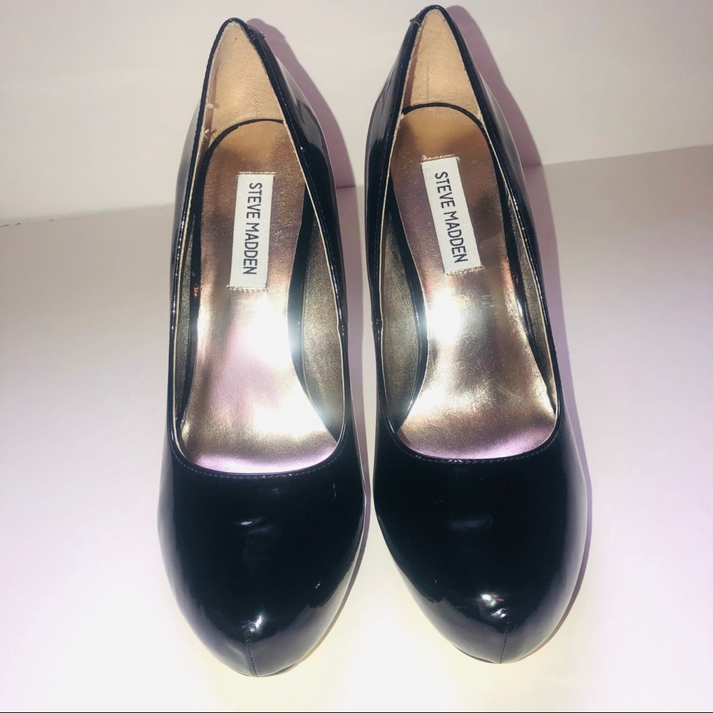 Steve Madden Meltz Leather Closed Toe High Heel - Picture 3 of 8